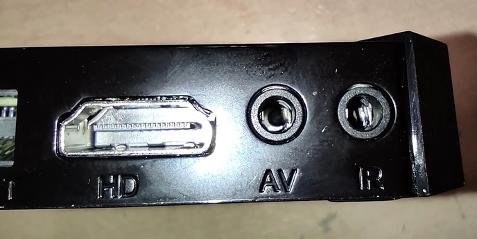 Кнопка reset X96Q находится внутри AV-разъема